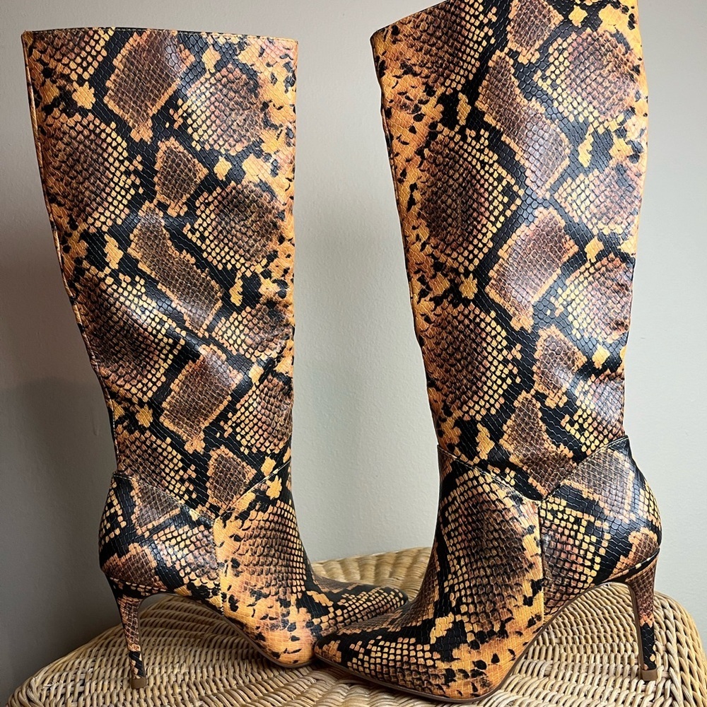Steve Madden Kinga Yellow Snake Pointed-Toe Knee High Boot 6 1/2M - Picture 5 of 8